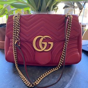 GG Marmont Medium Shoulder Bag